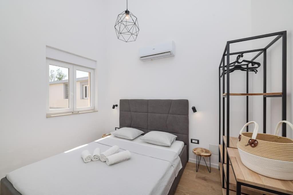 Villa Nika Nin Zimmer foto